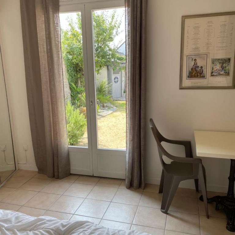 Maison Golvan centre ville avec parking et jardin - Three-Bedroom Villa - 7