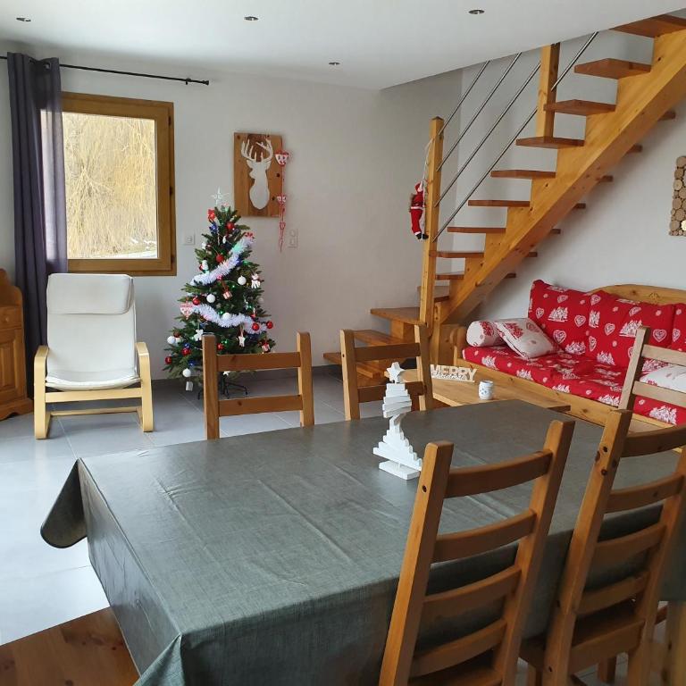 Belle villa calme à la montagne - Three-Bedroom House - 27