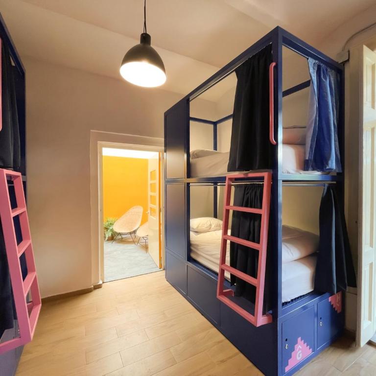 Viajero CDMX Centro Hostel - Bed in 8-Bed Mixed Dormitory Room - 4