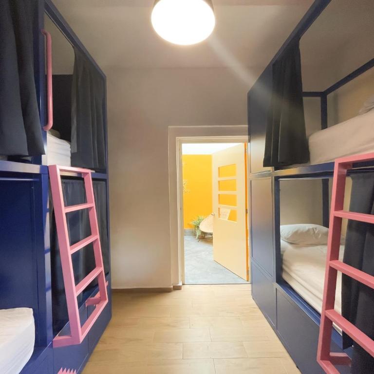 Viajero CDMX Centro Hostel - Bed in 8-Bed Mixed Dormitory Room - 3