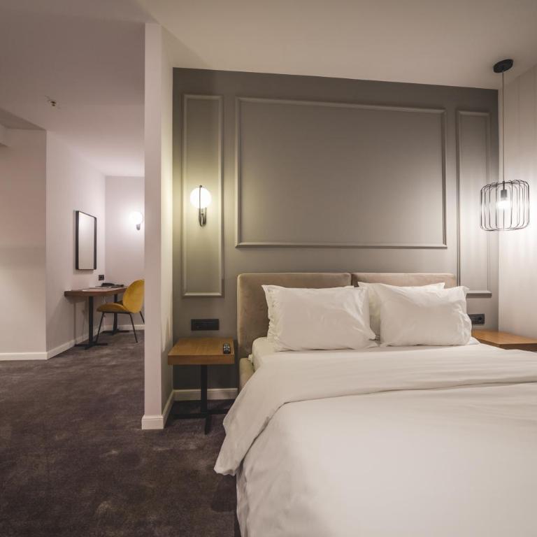 Boscovich Boutique Hotel - Double Room with Two Double Beds - 1