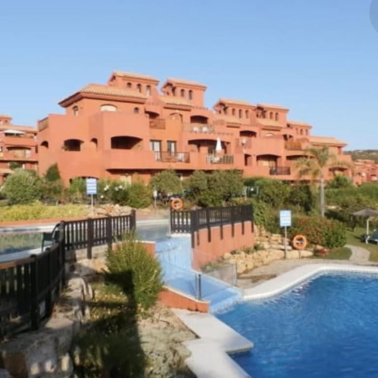Apartamento espacioso muy tranquilo con piscinas y jardines cercano a la playa - Apartamento de 2 dormitorios - 20