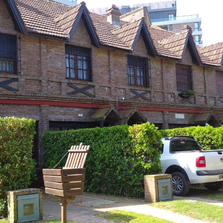 De Las Artes XII - triplex sólo familias - Casa de 3 dormitorios - 2