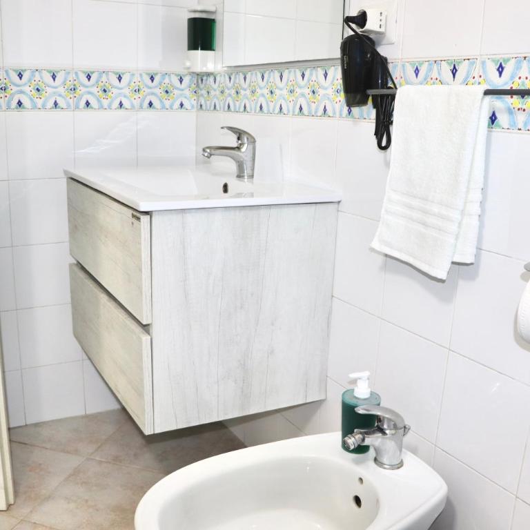 House Relax Apartment Centro di Napoli - Appartamento con 2 Camere da Letto - 34