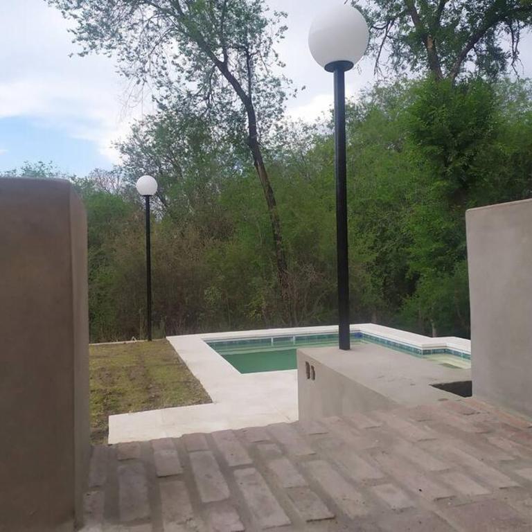 Casa con pileta y quincho en sierras chicas - Casa Unifamiliar de 3 dormitorios - 16