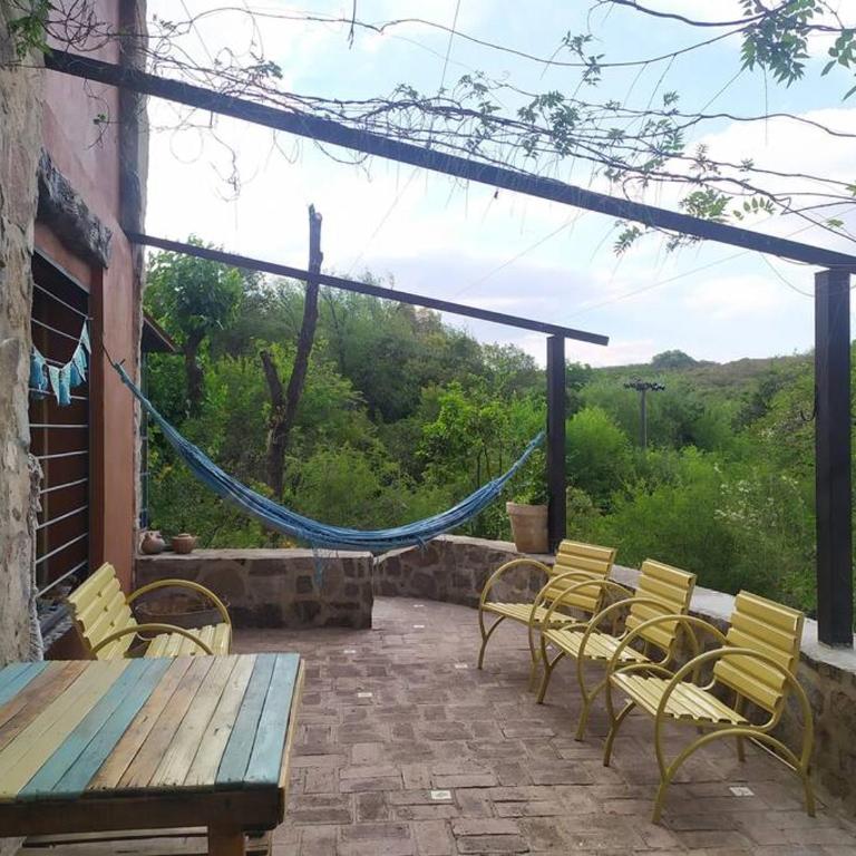 Casa con pileta y quincho en sierras chicas - Casa Unifamiliar de 3 dormitorios - 21