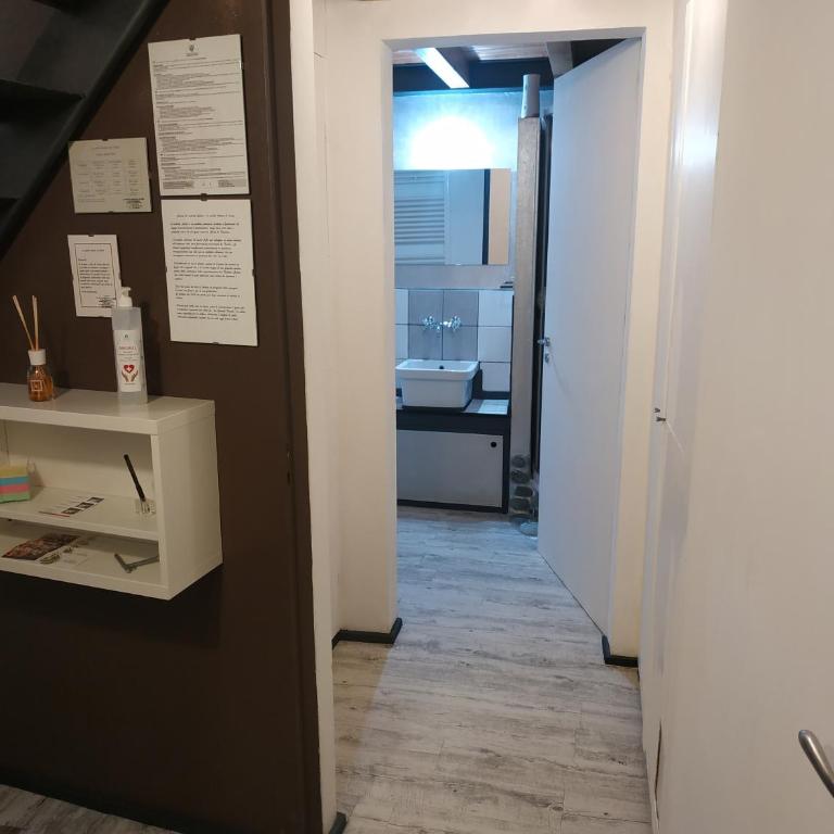 La petite maison de Claire - Two-Bedroom Apartment - 10