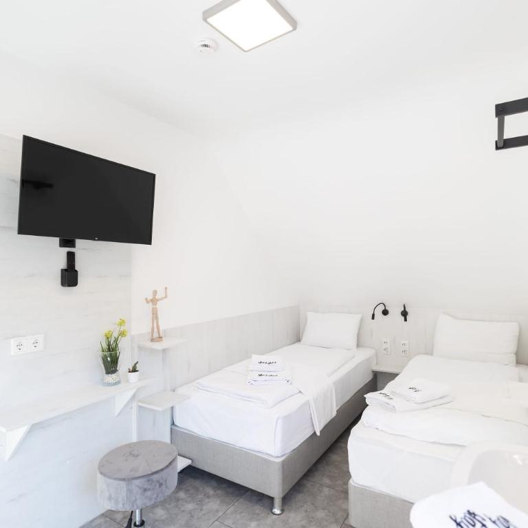 StayStay Guesthouse I 24 Hours Check-In - Habitación Doble Económica - 7