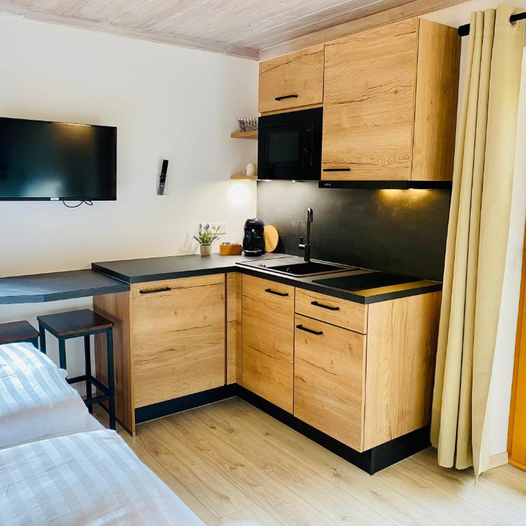 ALM SEASONS Premium Chalet & Studios - Monolocale con Balcone - 2