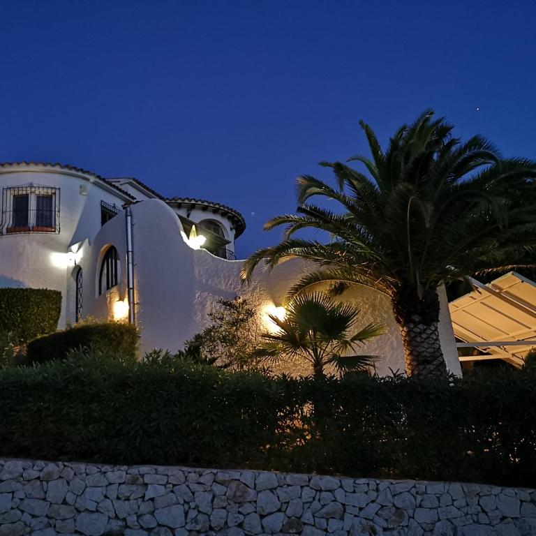 La Madrugada - Luxury Moraira Villa With Sea Views and Private Heated Pool - Three-Bedroom Villa - 37