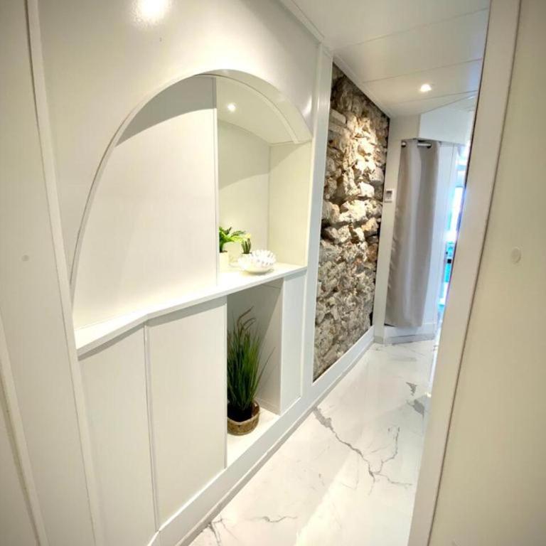 LE ROCAMARE -Superb-Atypical Sea view-A.C-WIFI - Appartement 1 Chambre - 15