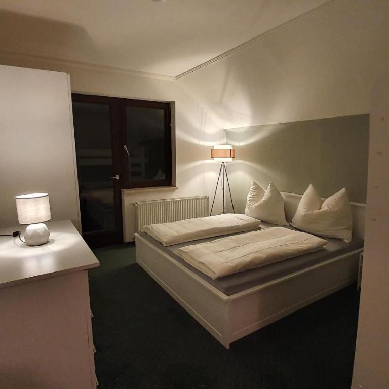 Hotel PlannerInn - Doppelzimmer mit Balkon - 5
