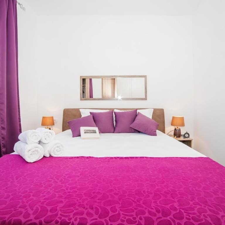 Apartments Castello - One-Bedroom Apartment with Sea View - 4