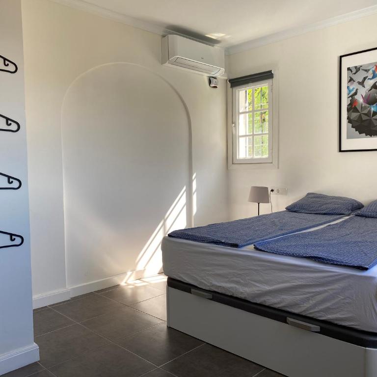 Villa with a big garden and heated pool - Villa - 34