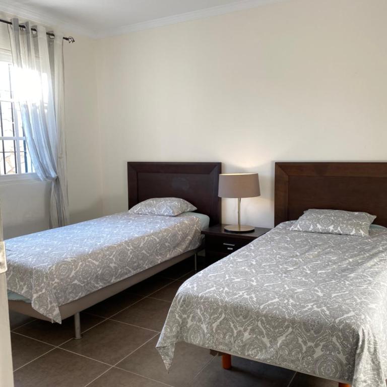 Villa with a big garden and heated pool - Villa - 39