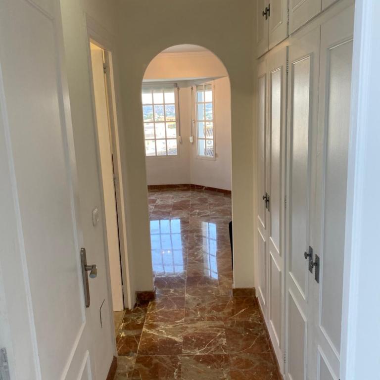 Villa with a big garden and heated pool - Villa - 23