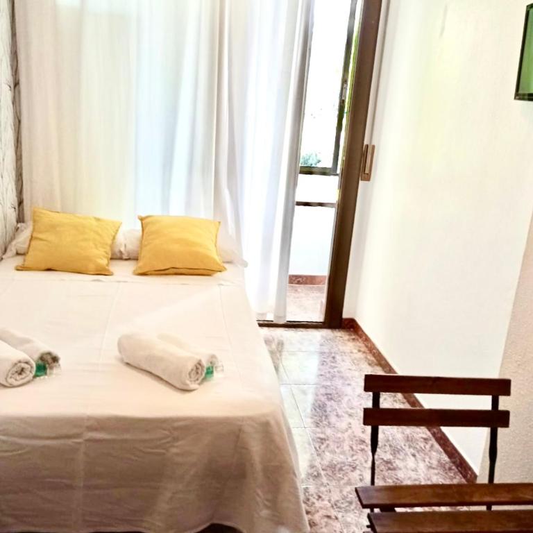 Fira Guest House - Economy Double Room - 1