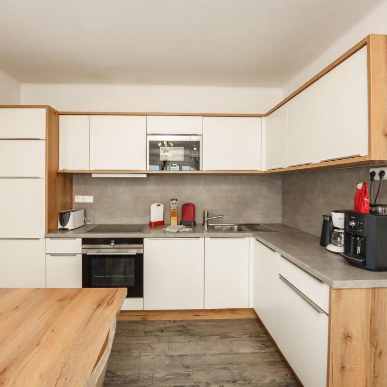 Easyapartments Riverside - Apartment mit 3 Schlafzimmern - 1. Etage - 35