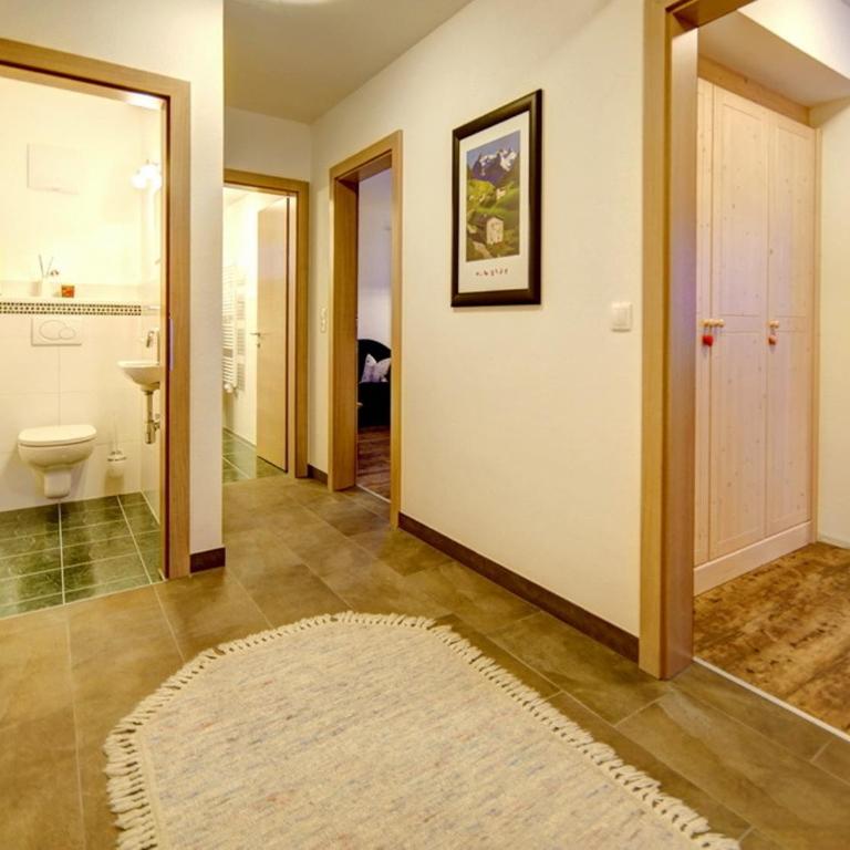 Landhaus Alpenjäger - Apartment mit 4 Schlafzimmern - 2