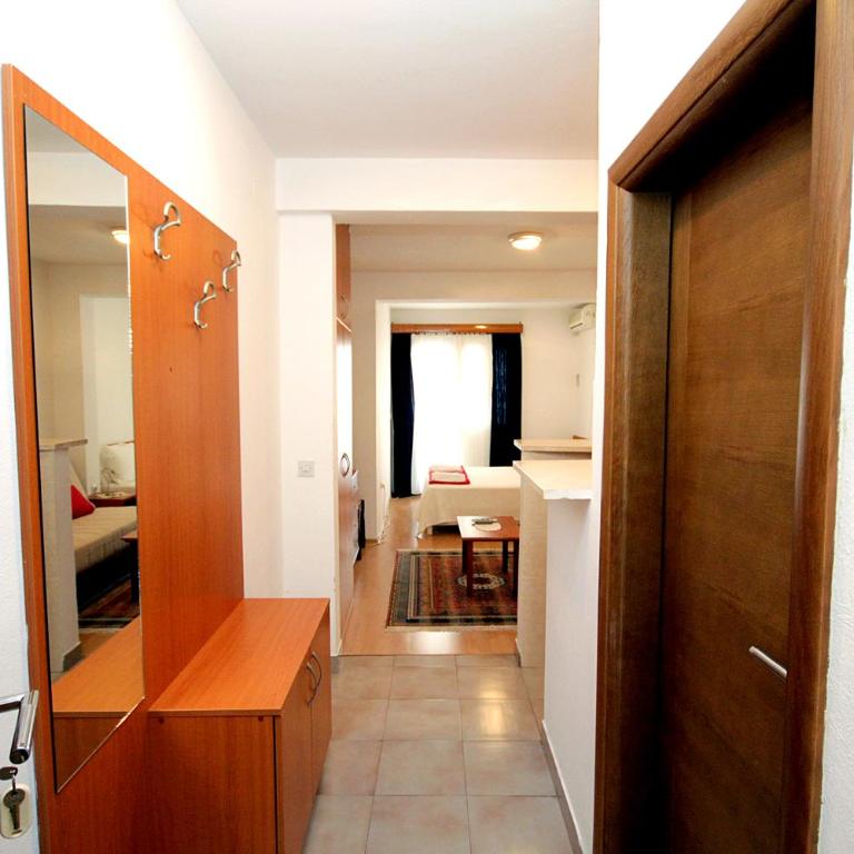 Guesthouse Drašković - Studio with Terrace - 2