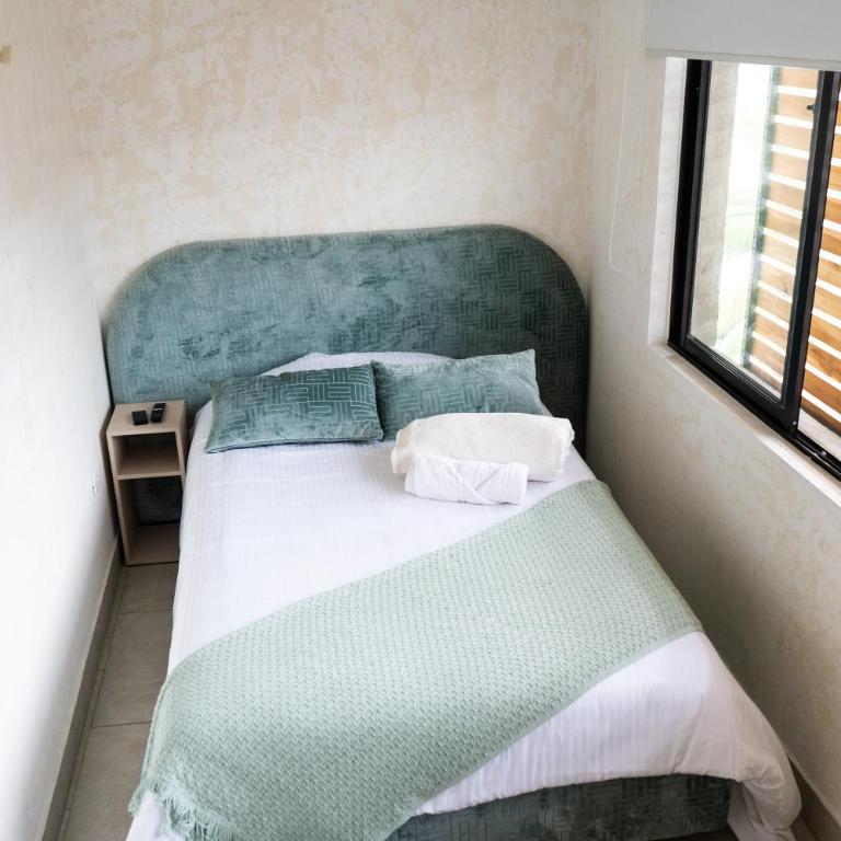 Zentrico Boutique - Single Room with Private Bathroom - 1