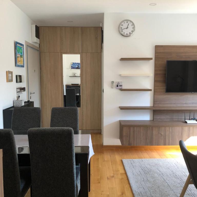 Modern 1 Bed Apartment, near shopping mall Stadion - Apartman sa 2 Spavaće Sobe - 2