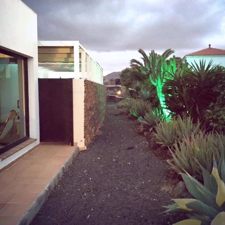 SURFWHITEHOUSE - Three-Bedroom Villa - 51