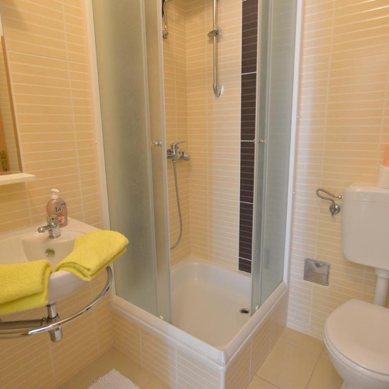 Solar Apartments - One-Bedroom Apartment with Terrace - 10