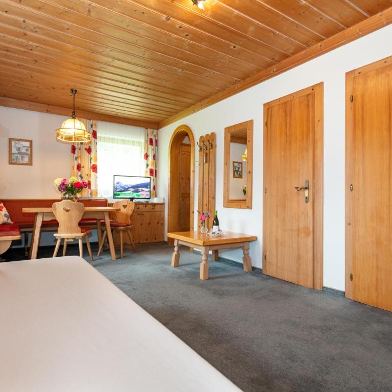 Landhaus Rohregger - Apartment (2 Erwachsene + 2 Kinder) - 5
