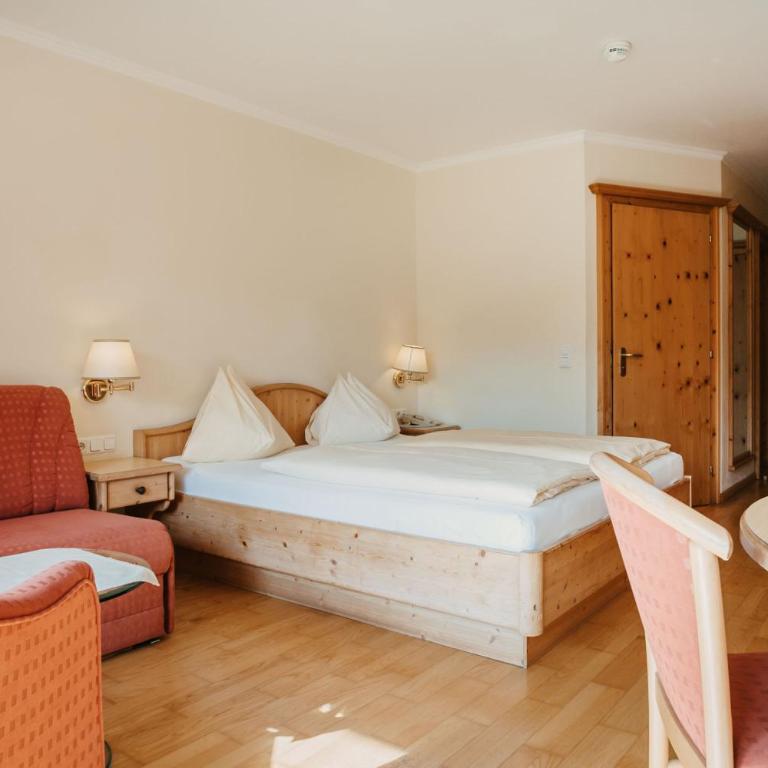 Hotel Guggenberger - Family Room (2 Adults + 1 Child) - 4