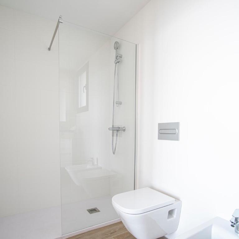 Modern sea front Sea Water - Two-Bedroom Apartment - 27