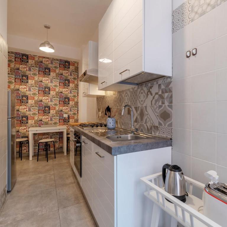GuestHost - Musei Vaticani & Cipro MM Apartment - Three-Bedroom Apartment - 24
