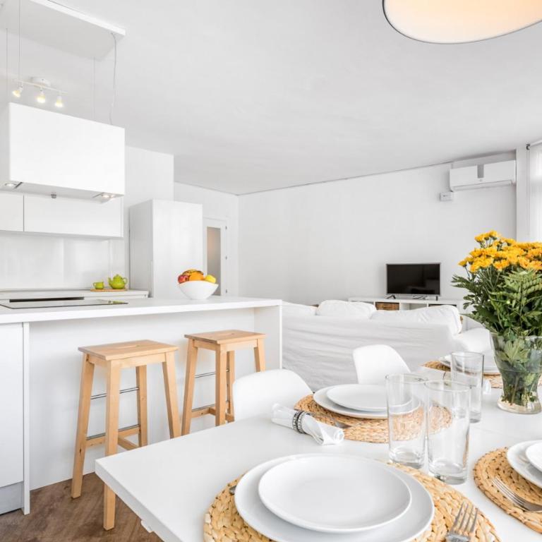 Cervantes Apartment in Malaga by Solaga Holiday Homes - Three-Bedroom Apartment - 9