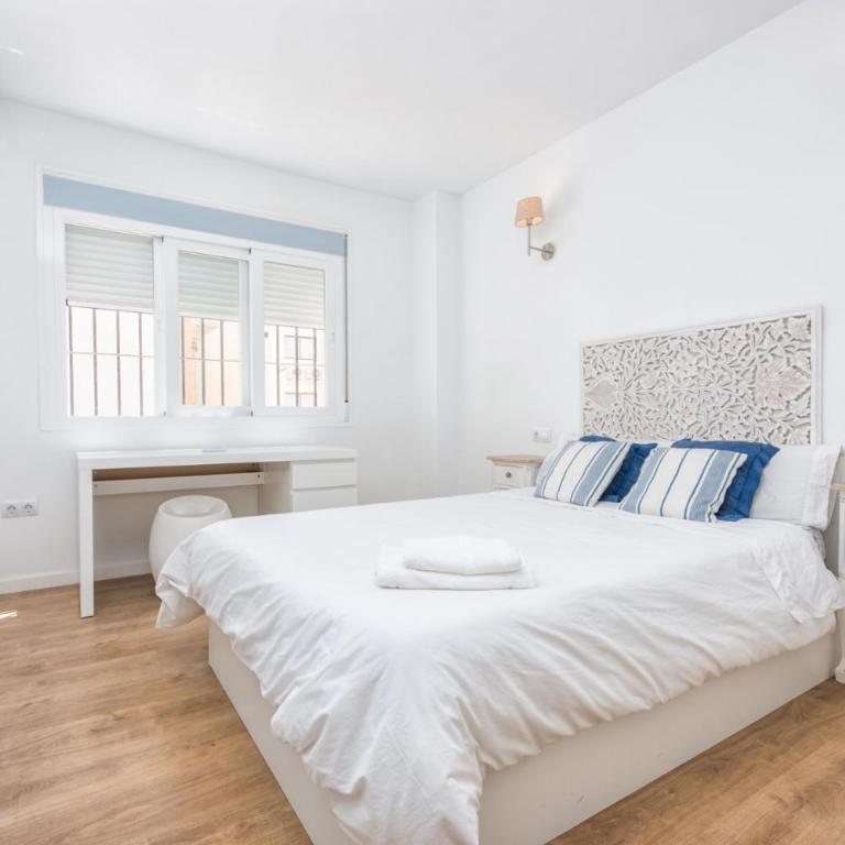 Cervantes Apartment in Malaga by Solaga Holiday Homes - Three-Bedroom Apartment - 14