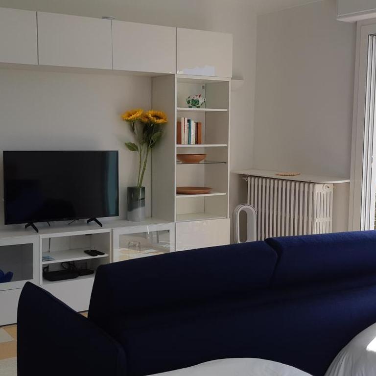 Neptune 5, top floor studio, sea view - One-Bedroom Apartment - 19