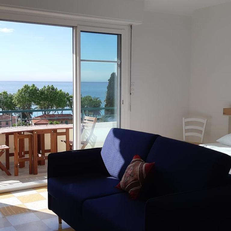 Neptune 5, top floor studio, sea view - One-Bedroom Apartment - 16