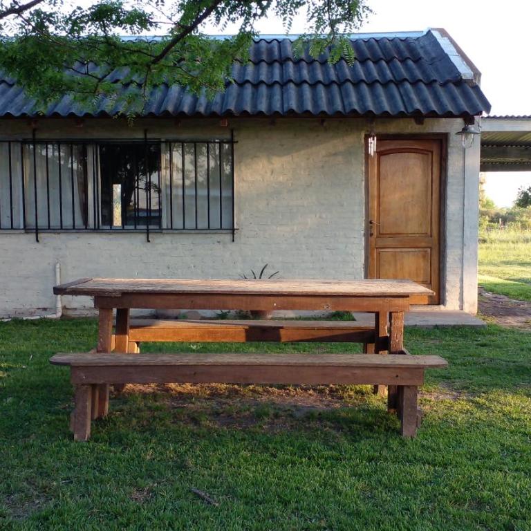 Los Arboles, casa completa a 5 minutos del Aeropuerto Ezeiza - Three-Bedroom House - 10