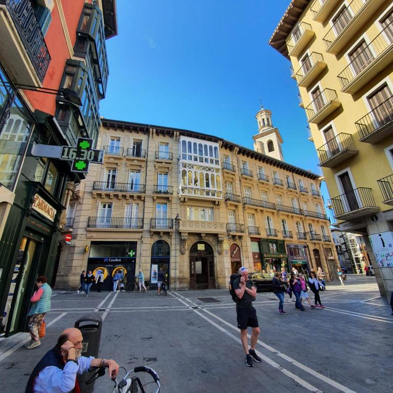 Lujoso duplex en la Plaza del Ayuntamiento - Two-Bedroom Apartment - 16