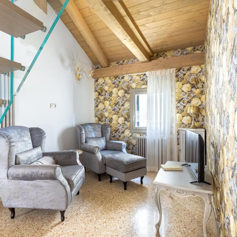 Ca' Cappello Venice Apartment 2 with Canal View - Two-Bedroom Apartment - 13