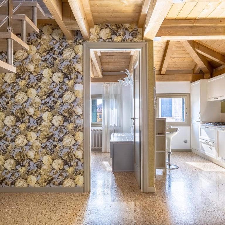 Ca' Cappello Venice Apartment 2 with Canal View - Two-Bedroom Apartment - 10
