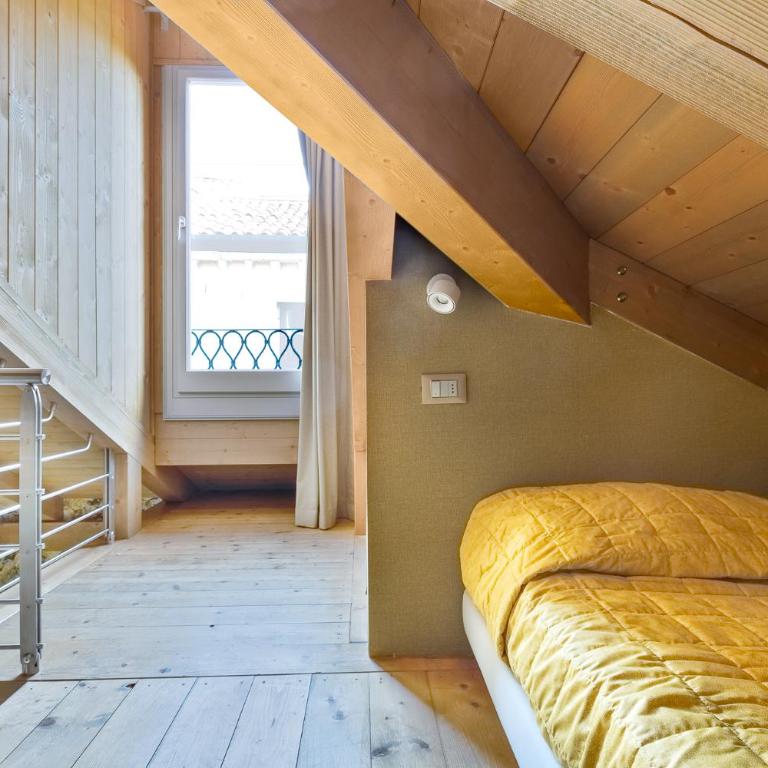 Ca' Cappello Venice Apartment 2 with Canal View - Two-Bedroom Apartment - 18