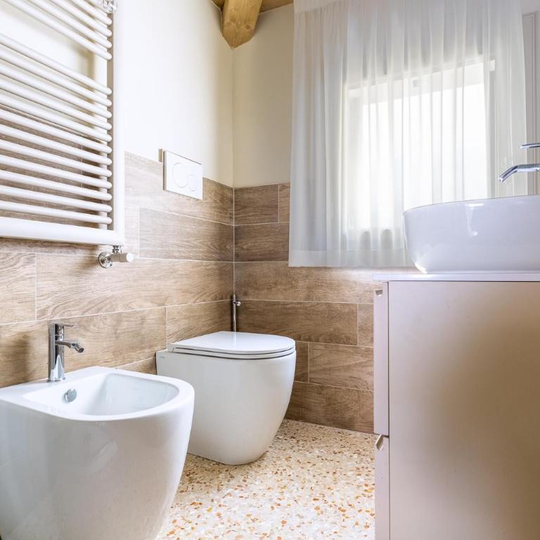Ca' Cappello Venice Apartment 2 with Canal View - Two-Bedroom Apartment - 16
