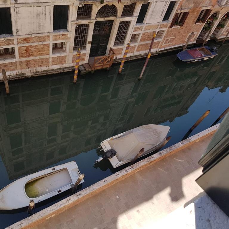 Ca' Cappello Venice Apartment 2 with Canal View - Two-Bedroom Apartment - 29