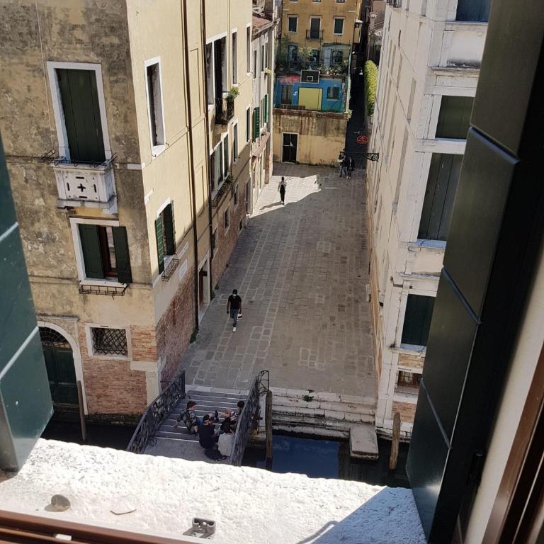 Ca' Cappello Venice Apartment 2 with Canal View - Two-Bedroom Apartment - 28