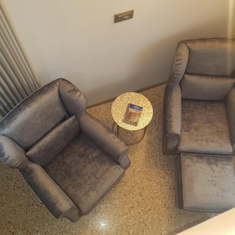 Ca' Cappello Venice Apartment 2 with Canal View - Two-Bedroom Apartment - 24