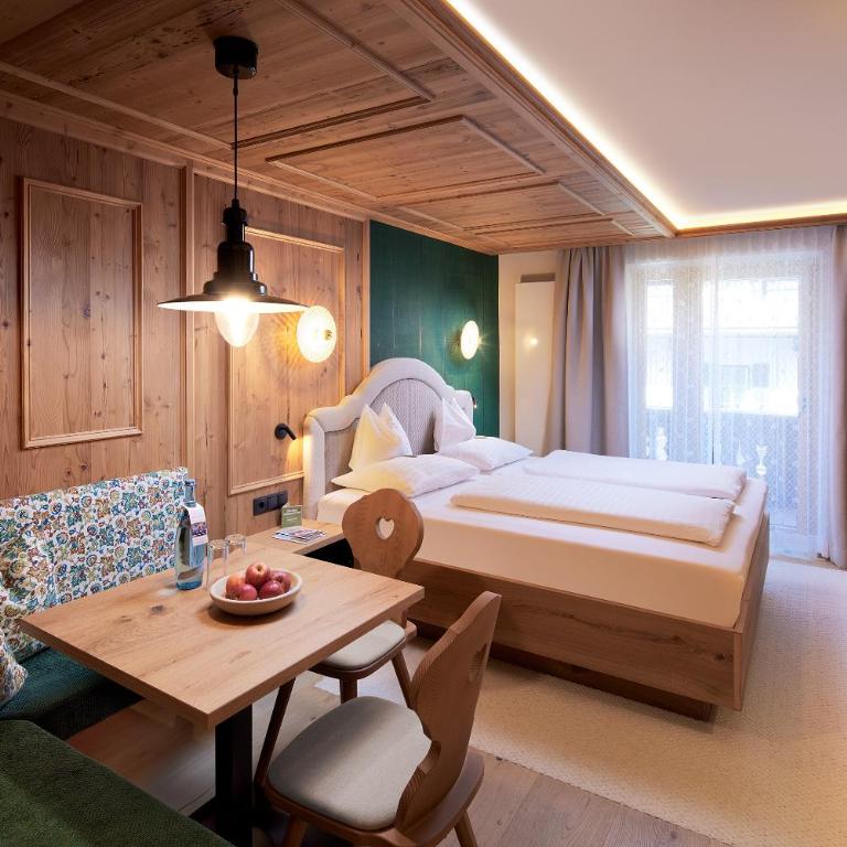 Hotel Neue Post - 4 Sterne Superior - Suite mit 2 Schlafzimmern - 1