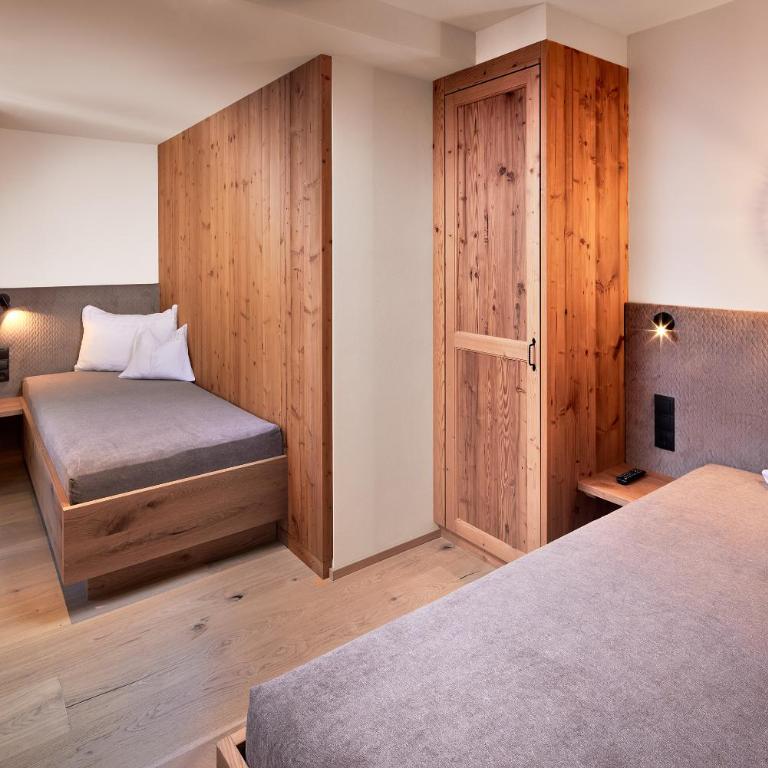 Hotel Neue Post - 4 Sterne Superior - Suite mit 2 Schlafzimmern - 3