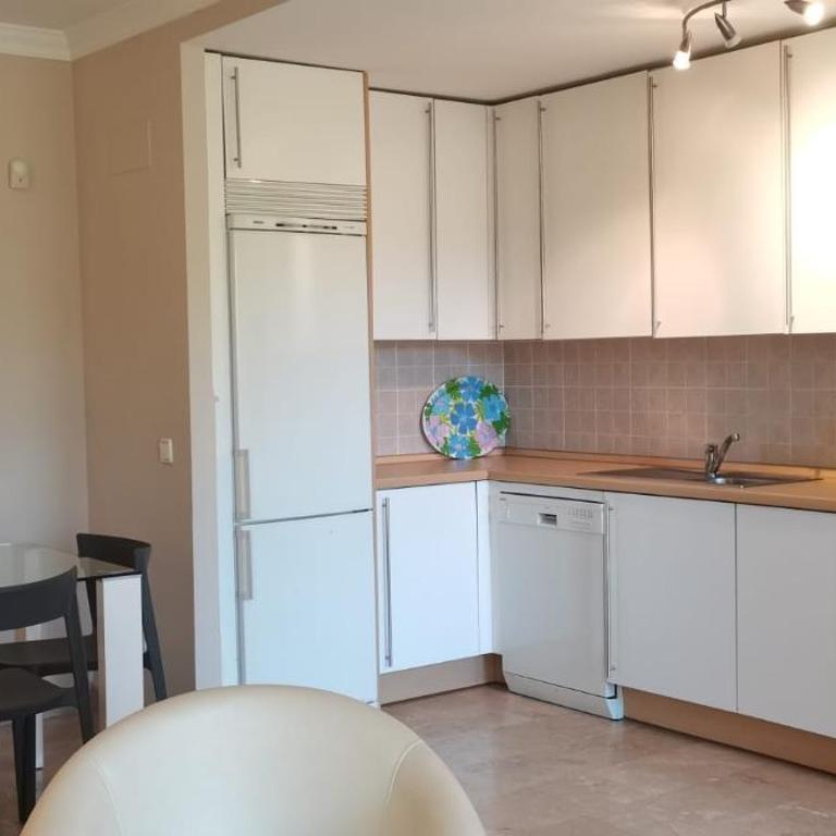Apartamento espacioso muy tranquilo con piscinas y jardines cercano a la playa - Apartamento de 2 dormitorios - 13