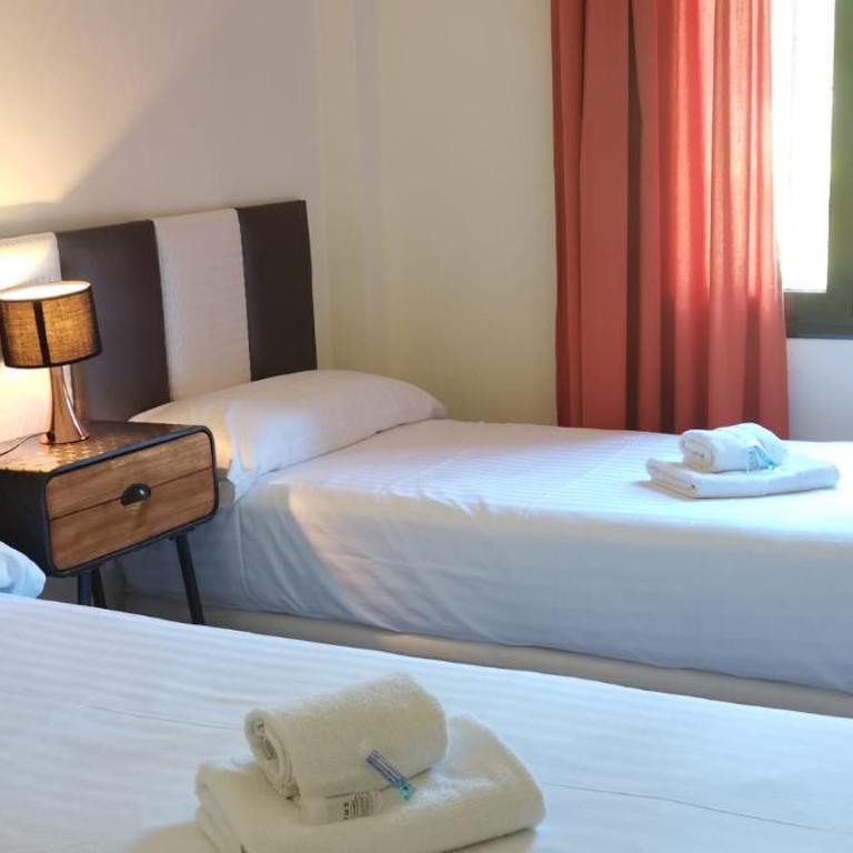 Apartamento espacioso muy tranquilo con piscinas y jardines cercano a la playa - Apartamento de 2 dormitorios - 9