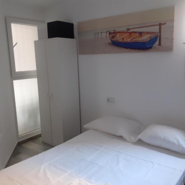 SERRANO Home - Deluxe Double Room - 17